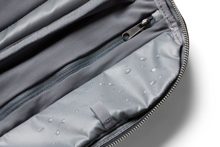 Luggage Alchemy Equipment | Bellroy - Toiletry Kit Plus Black